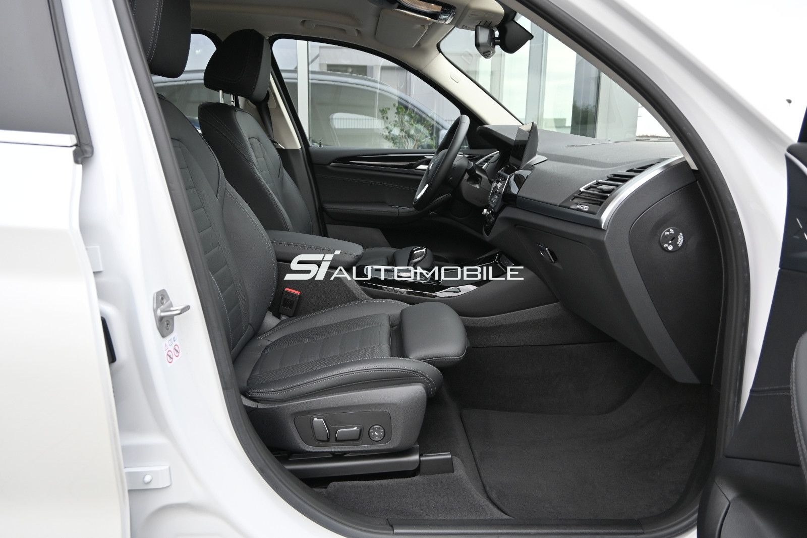 Fahrzeugabbildung BMW X3 xDr.30d °ACC°AHK°HUD°SITZKLIMA°STANDHEIZ°360°