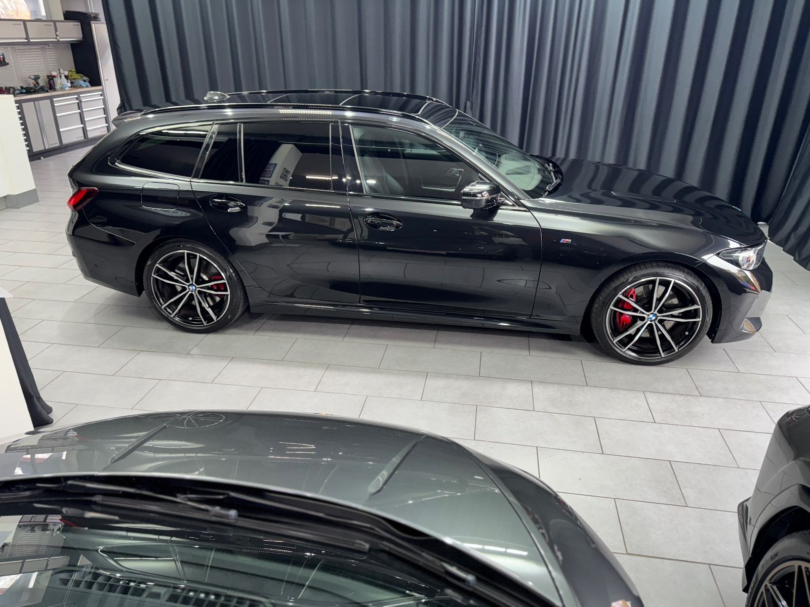 Fahrzeugabbildung BMW 320d M SPORT PRO Touring |PANO|HEAD-UP|AHK