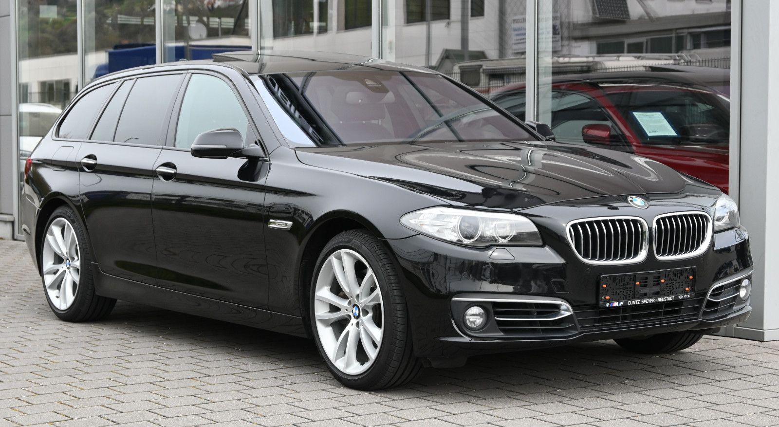 Fahrzeugabbildung BMW 535d xDr Touring Luxury °HUD°H/K°SITZKLIMA°STHZG