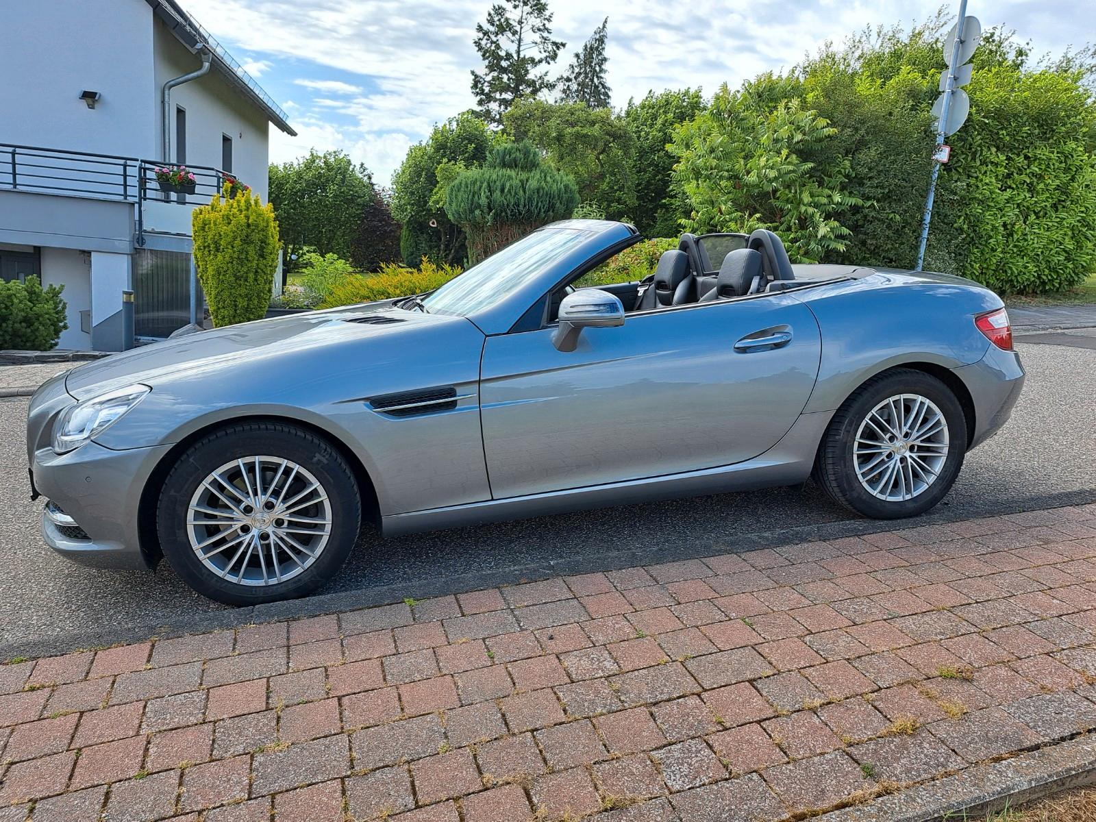 Mercedes-Benz SLK 200 Roadster 7 G-Tronik Klima Airscarf Navi