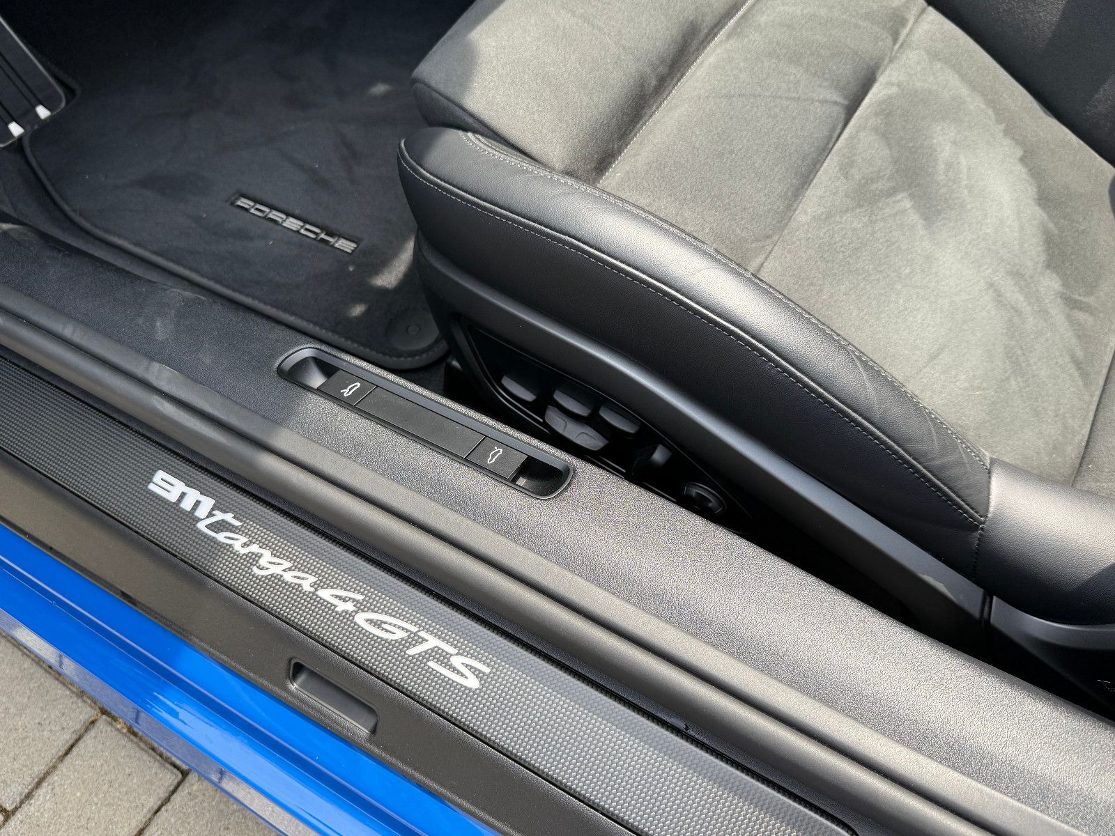 Fahrzeugabbildung Porsche 992.2/911 Targa 4 GTS-18Wege-Lift-BOSE-Steuer!