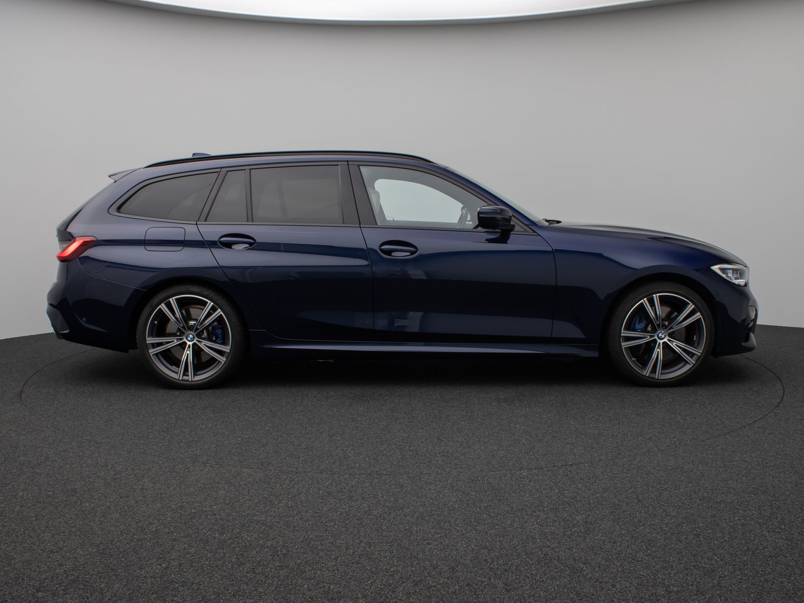 Fahrzeugabbildung BMW 330e xD M Sport Panoram Kamera Laser HUD DAB H/K