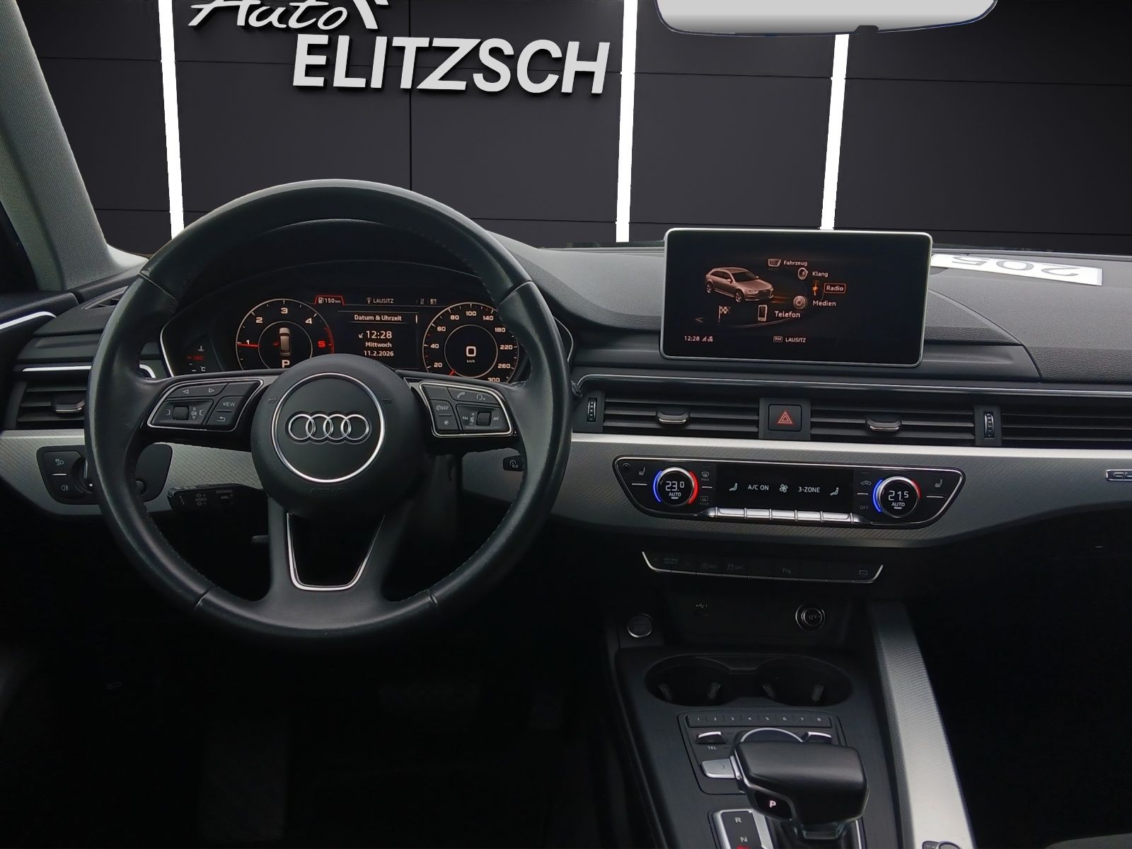 Fahrzeugabbildung Audi A4 Avant 45 TDI sport quattro S-Line Matrix Navi
