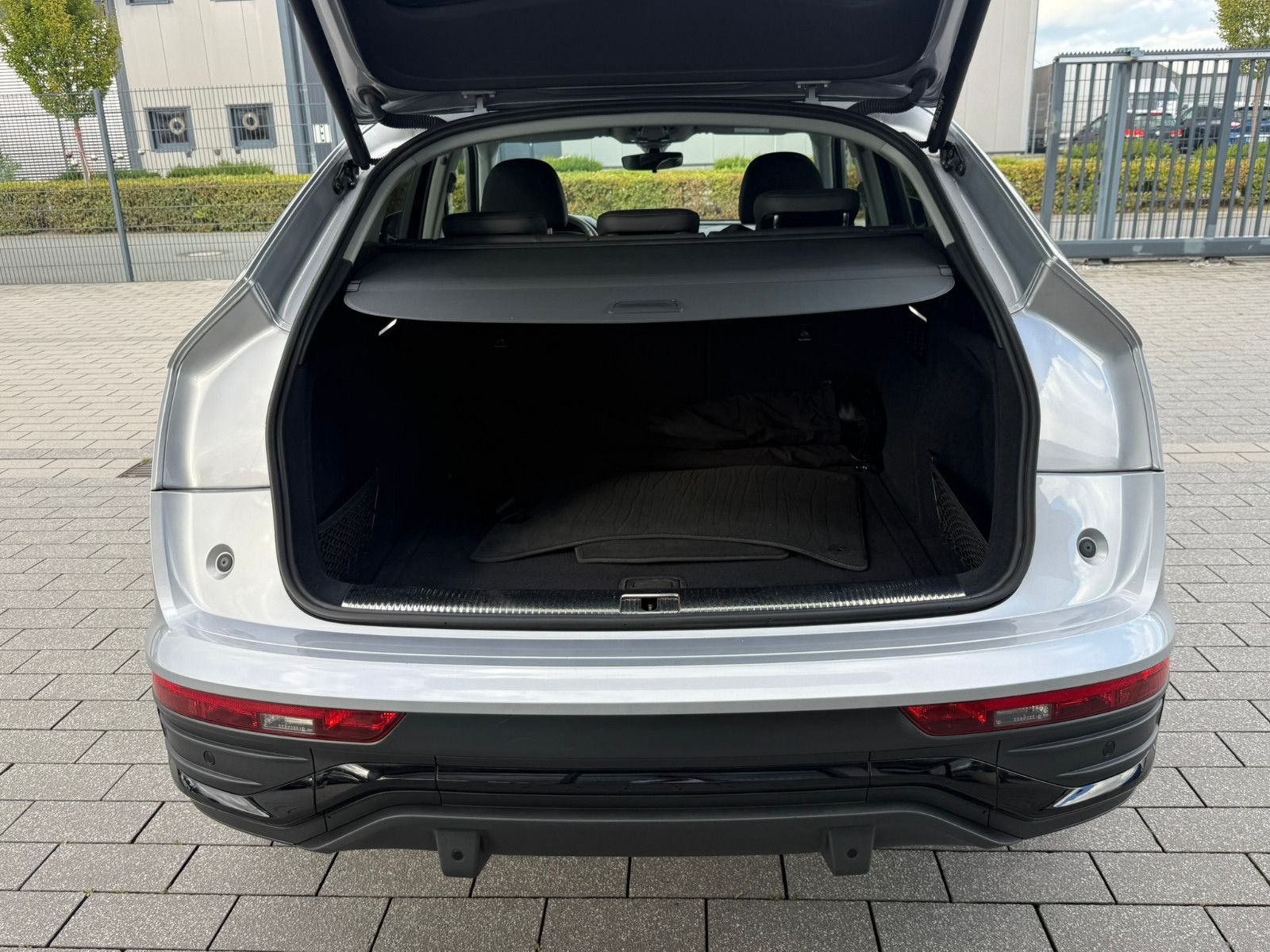 Fahrzeugabbildung Audi Q5 Sportback 40 TDI quattro advanced