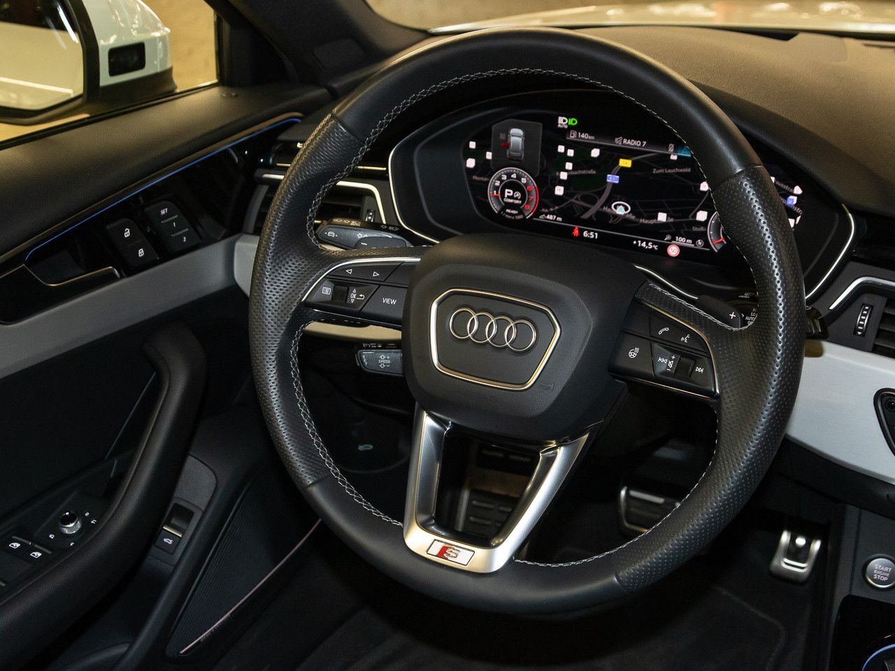 Audi A4 Avant 40 TFSI quattro S line Matrix B&O 360° foto 14