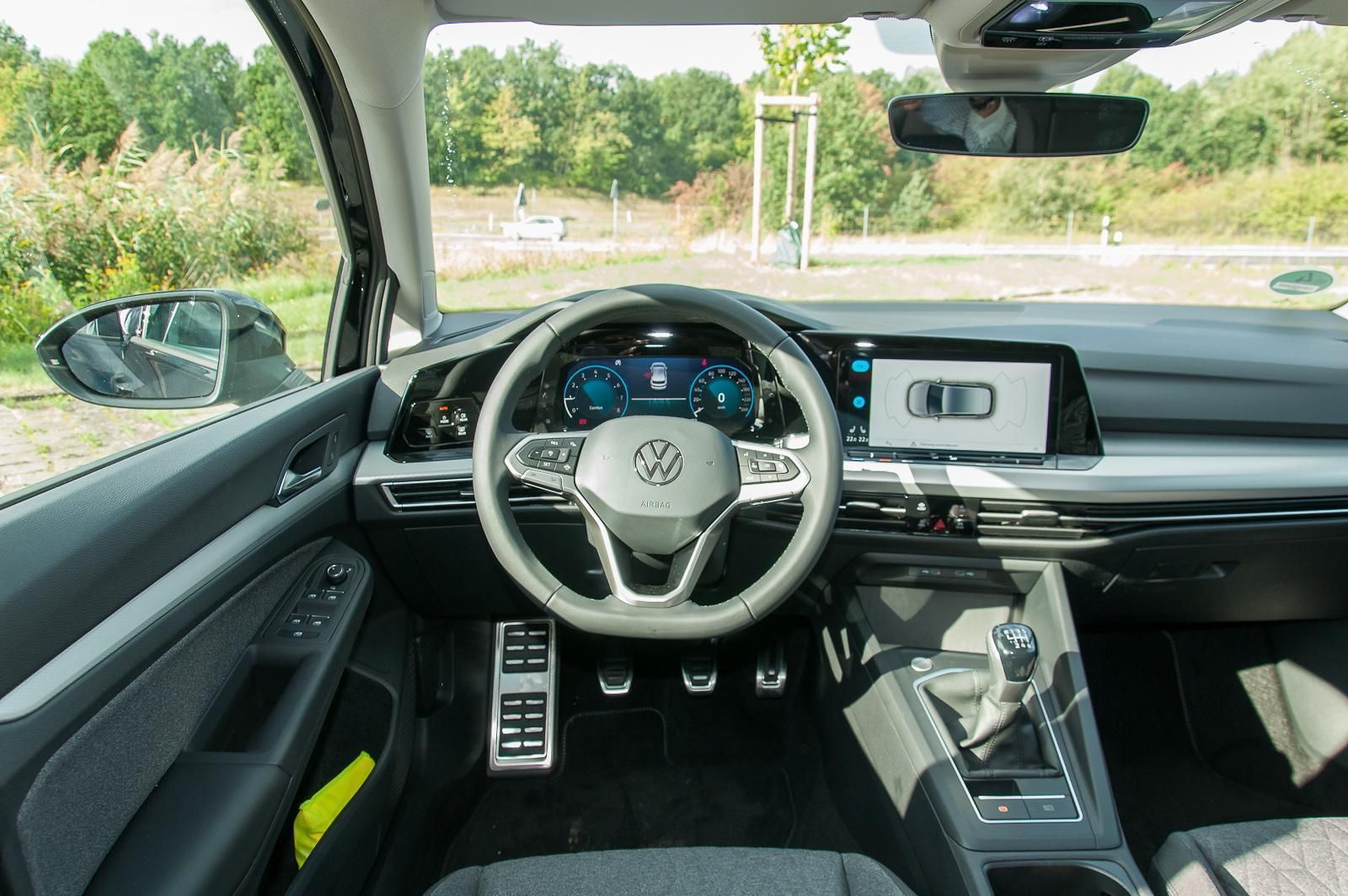 Fahrzeugabbildung Volkswagen Golf VIII 'Move' 1.5 l TSI OPF 130 PS 6-Gang