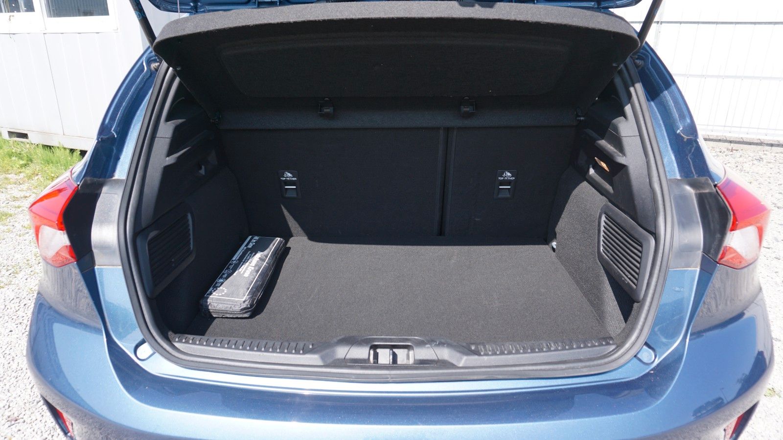Fahrzeugabbildung Ford Focus Lim. ST-Line, LED, B&O Sound, Navi, Sport