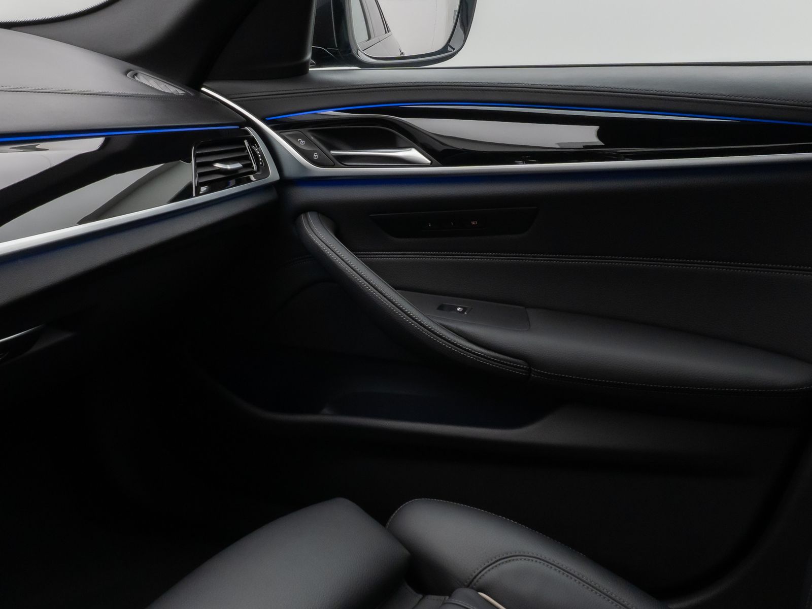 Fahrzeugabbildung BMW 520i M Sport Kamera DAB AHK Alarm Komfort 19Zoll