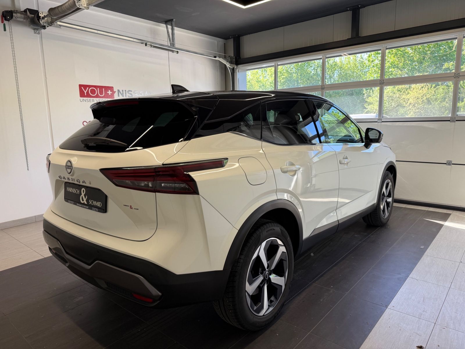 Fahrzeugabbildung Nissan Qashqai N-Connecta 1.3DIG-T Business Technologie