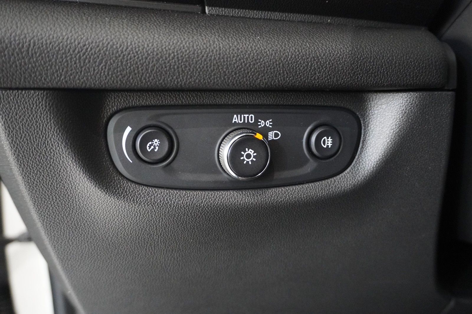 Fahrzeugabbildung Opel Insignia B GS 1.5T DYNAMIC NAVI/LED/SPORT/SH/AHK