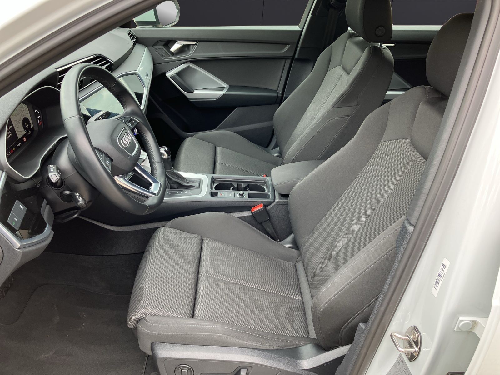 Fahrzeugabbildung Audi Q3 35 TDI quattro S-line S-tronic Navi AVC GRA R