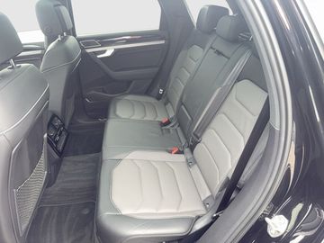 Volkswagen Touareg - 11