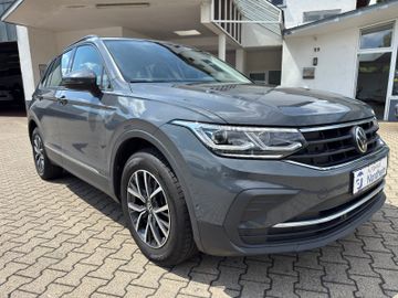 Volkswagen Tiguan - 11