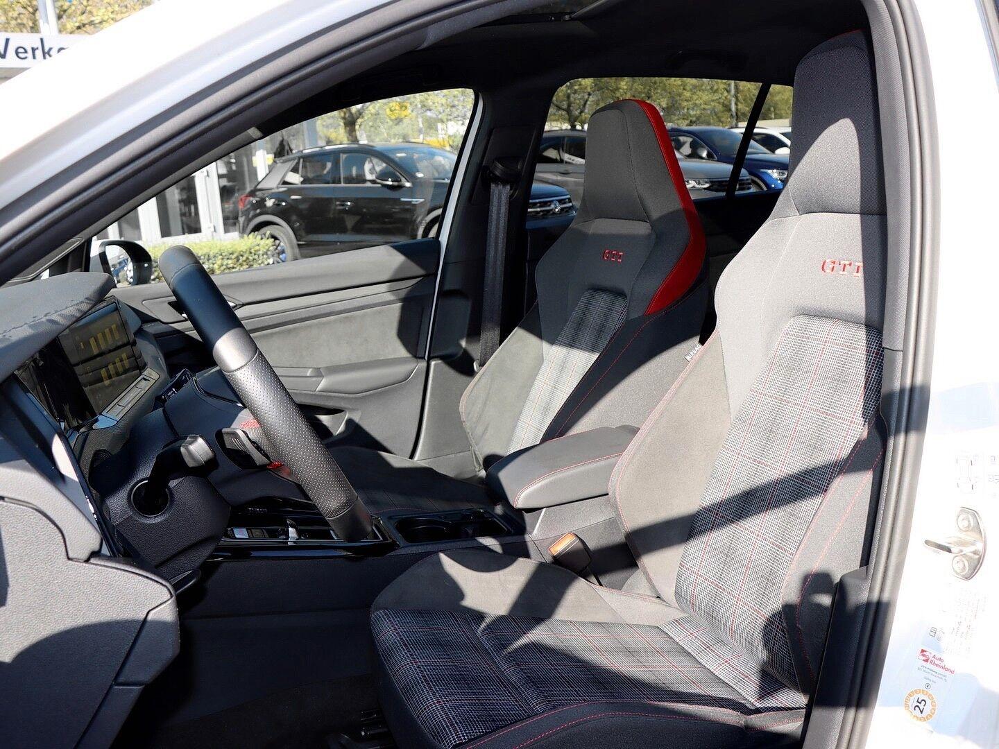 Volkswagen Golf GTI VIII 2.0 TSI OPF DSG PANO/LED/PDC/SITZH, миниатюра 14