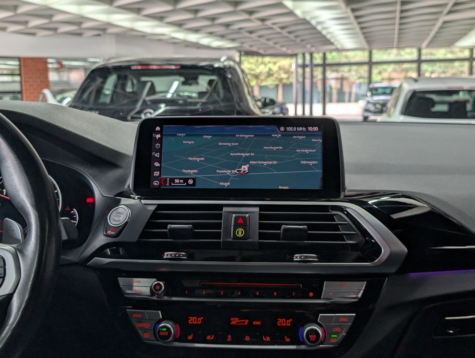 Fahrzeugabbildung BMW X4 xDrive 30 i xLine MSport Shadow PANO H&K VOLL