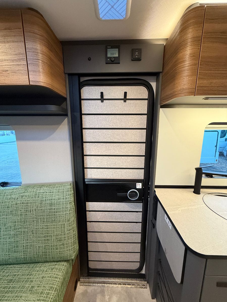 Fahrzeugabbildung HYMER / ERIBA / HYMERCAR Novaline 495 - Modell 2026 - 3.719€ sparen!