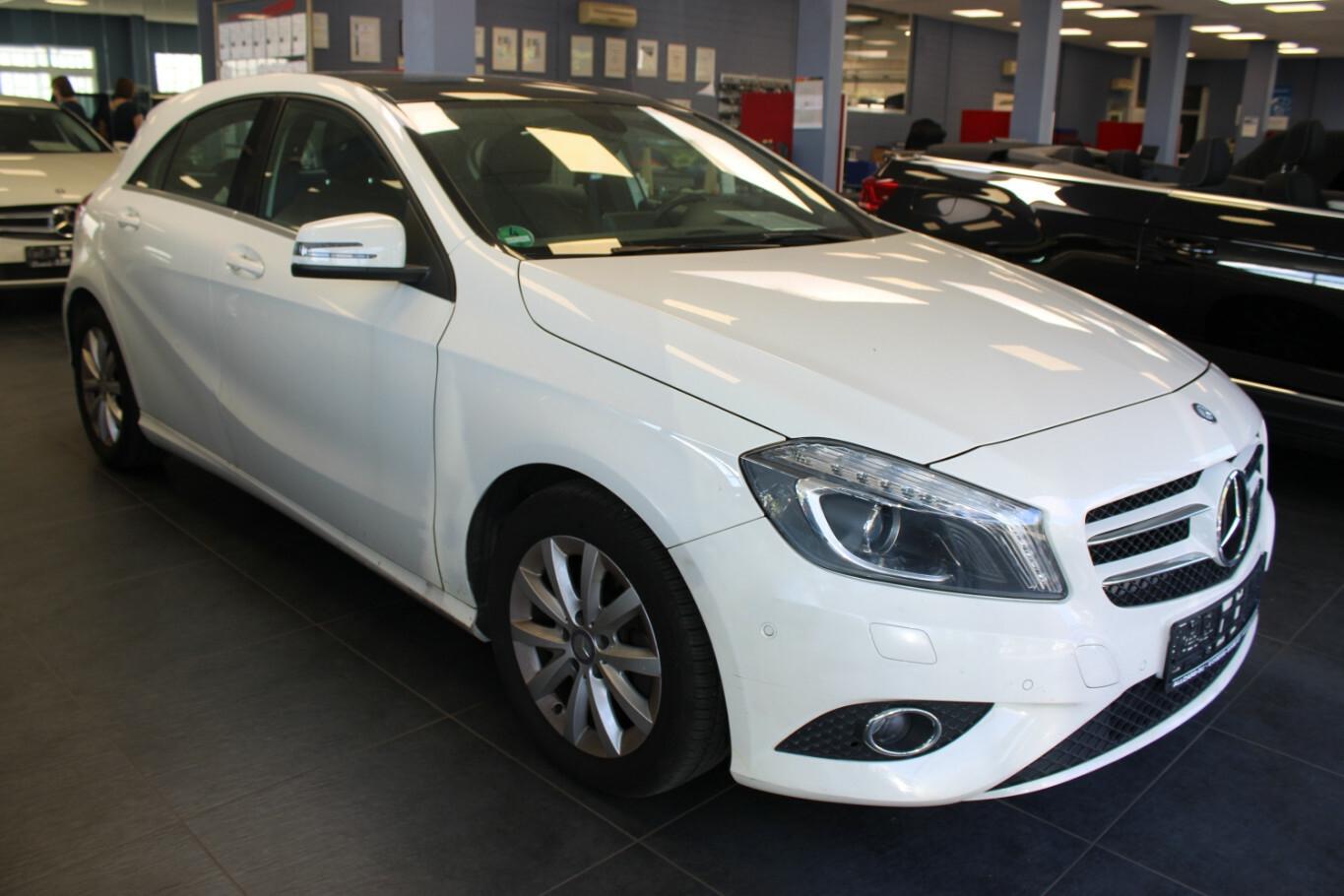 Mercedes-Benz A 180 Style - Panorama - Navi - Xenon -