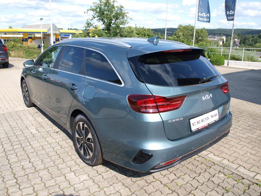 Kia Ceed SW 1.5 T DCT7 NAVI KAM ALU SHZG LED 4 WKR