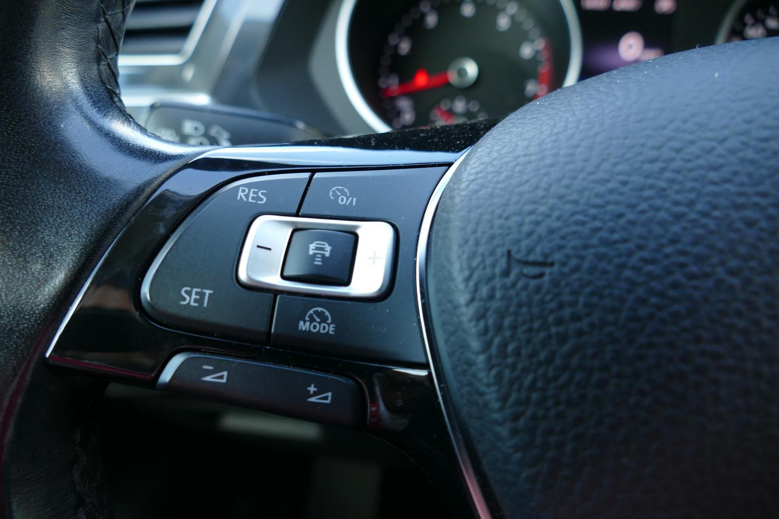Volkswagen Tiguan 2.0 4Motion Klimaaut. LED Navi PDC AHK