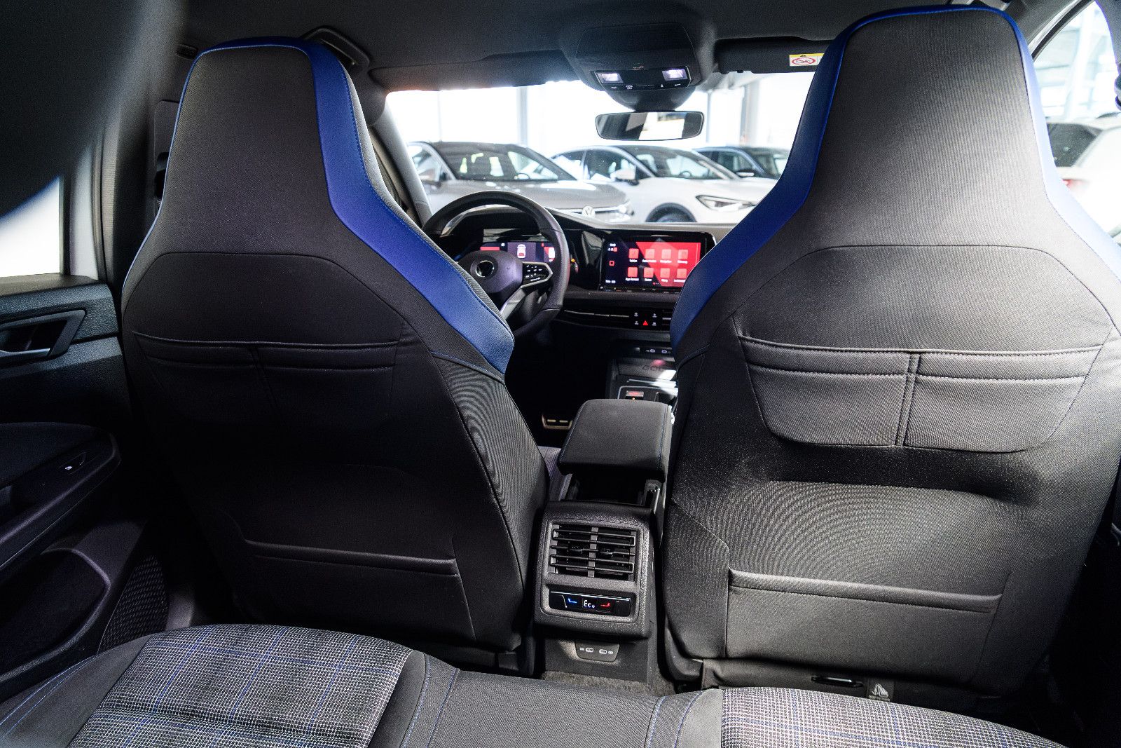 Fahrzeugabbildung Volkswagen Golf VIII Lim. GTE eHybrid +DSG+Navi+ACC