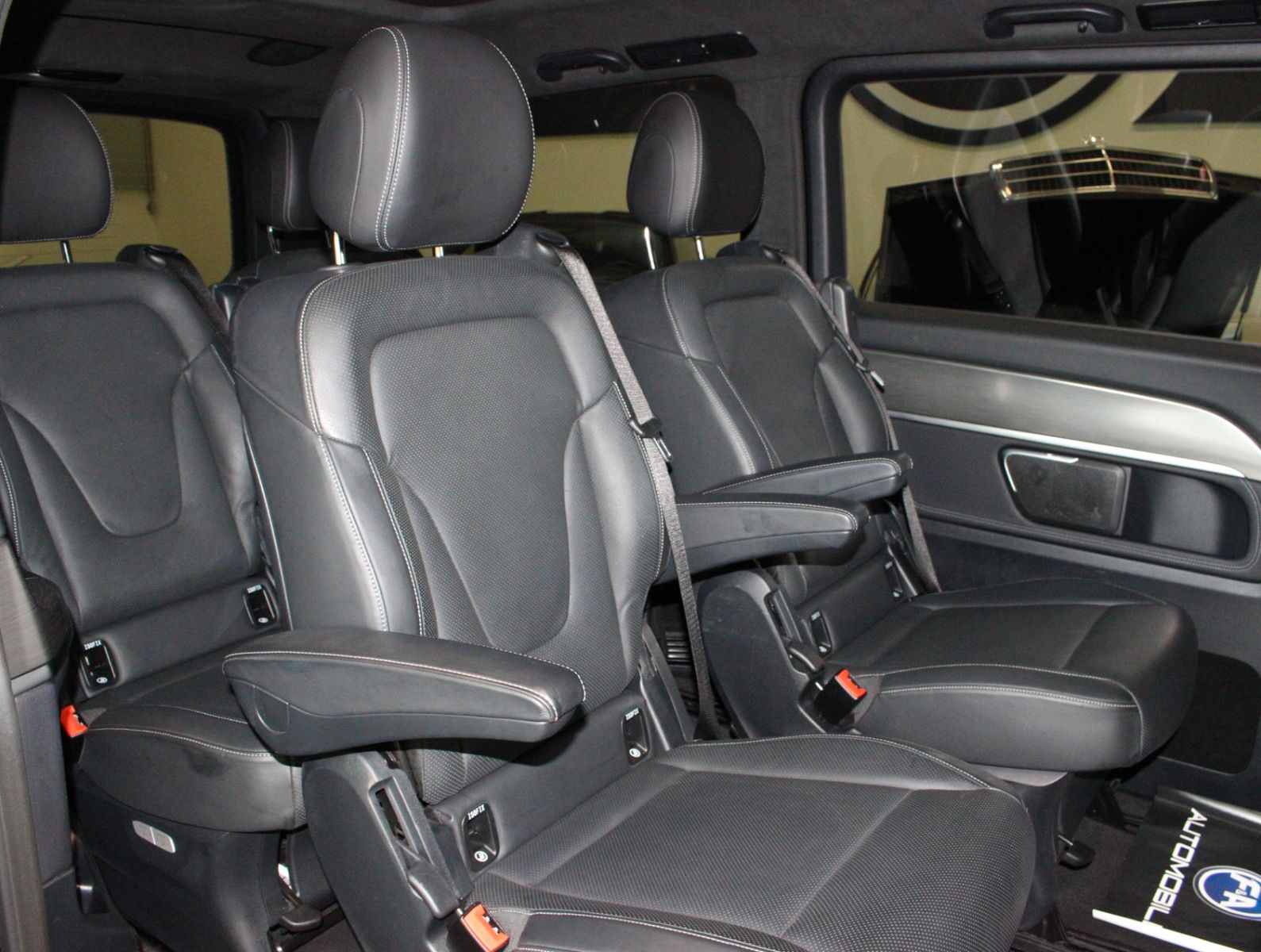 Fahrzeugabbildung Mercedes-Benz V 300d Exclusive Edition Lang 4Matic