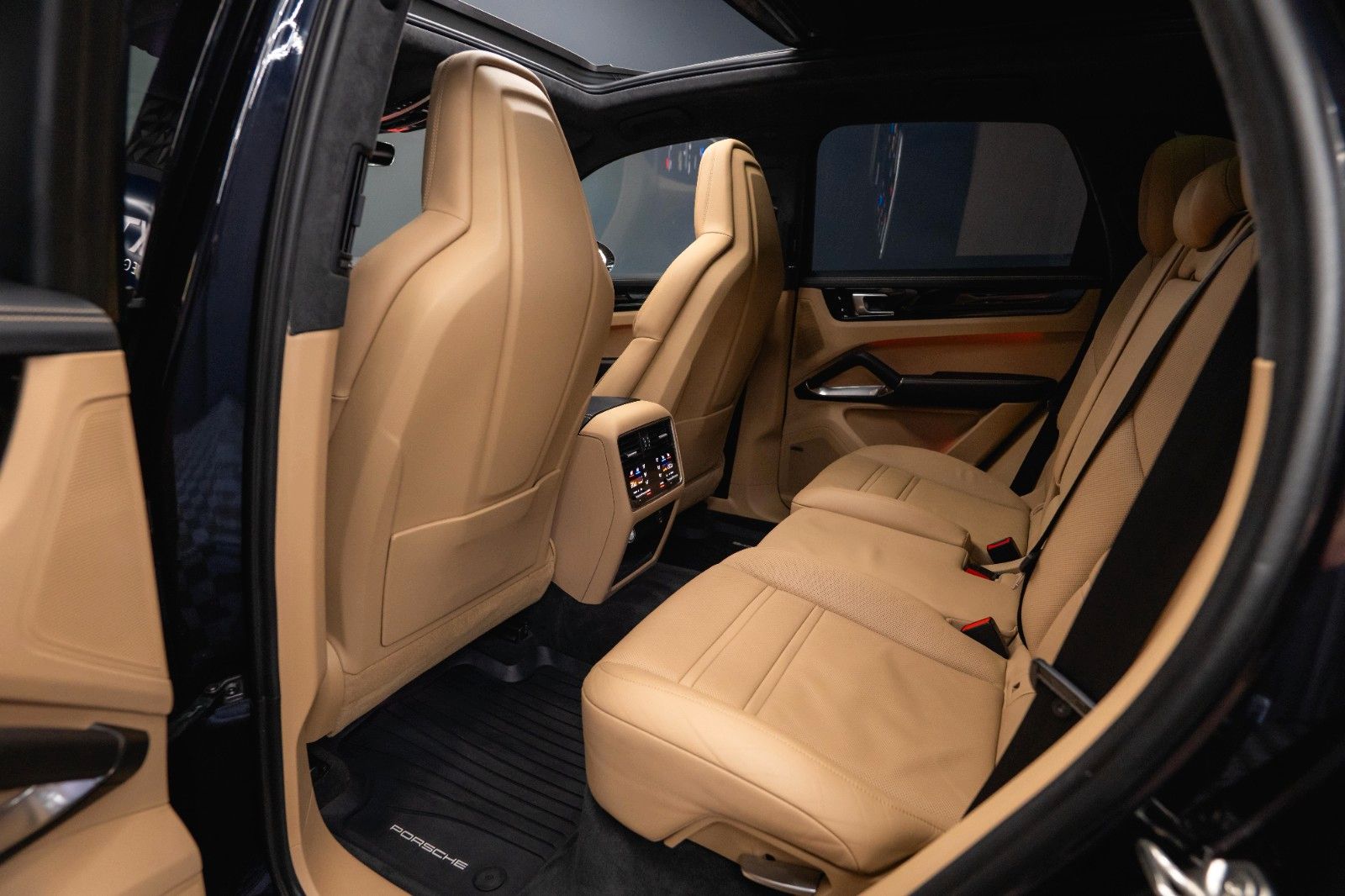 Fahrzeugabbildung Porsche Cayenne Turbo V8 Sport Chrono TECHART *ACC*PANO*