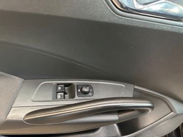 Skoda Fabia Tour *1. Hand*Klima*MirrorLink*LED*PDC*