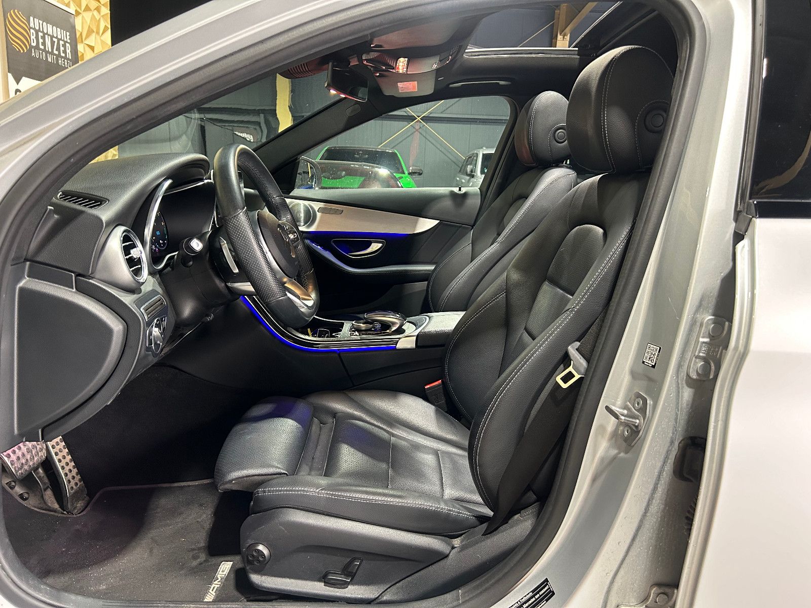 Fahrzeugabbildung Mercedes-Benz C 300 de/AMG/360°/PANO/APPLE/VIRTUAL/AMBIENTE/