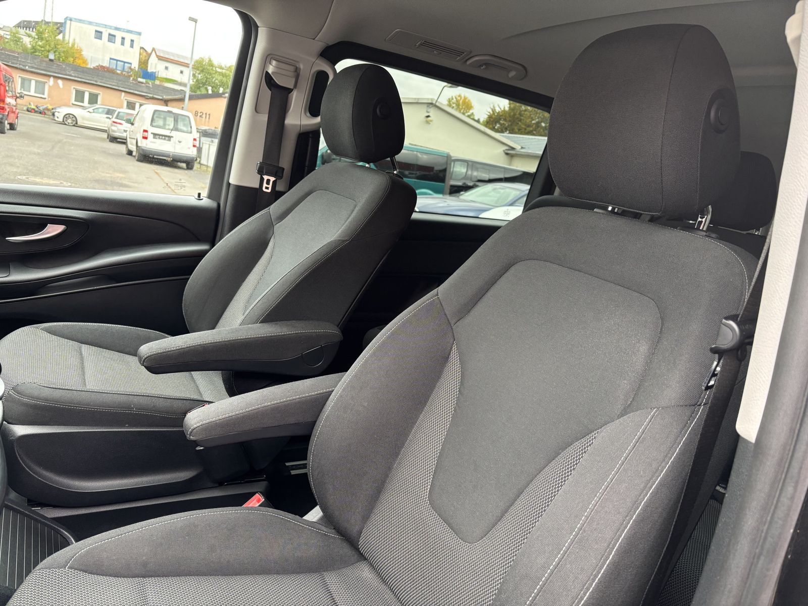 Fahrzeugabbildung Mercedes-Benz V 250 d EDITION lang-NAV-LED-KAMERA-EL.HECK-