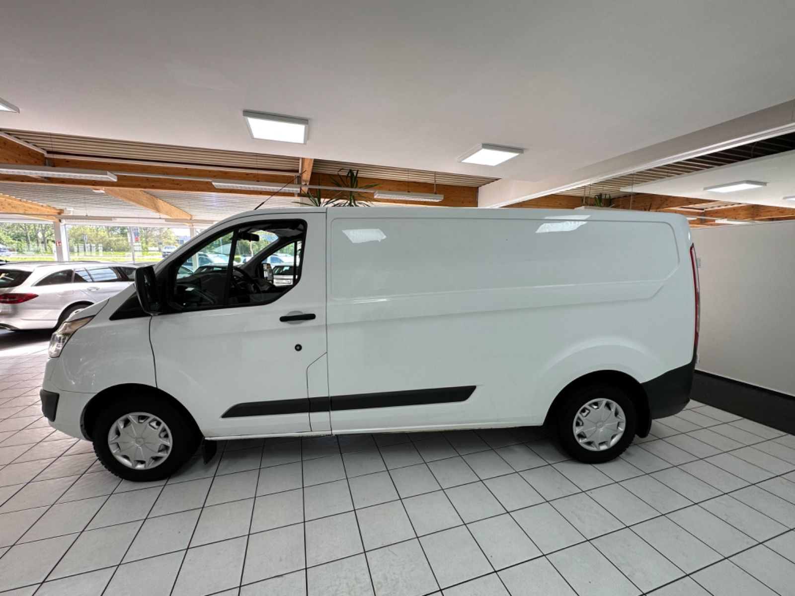 Fahrzeugabbildung Ford Transit Custom Kasten 310 L2 *Trend*Klima*