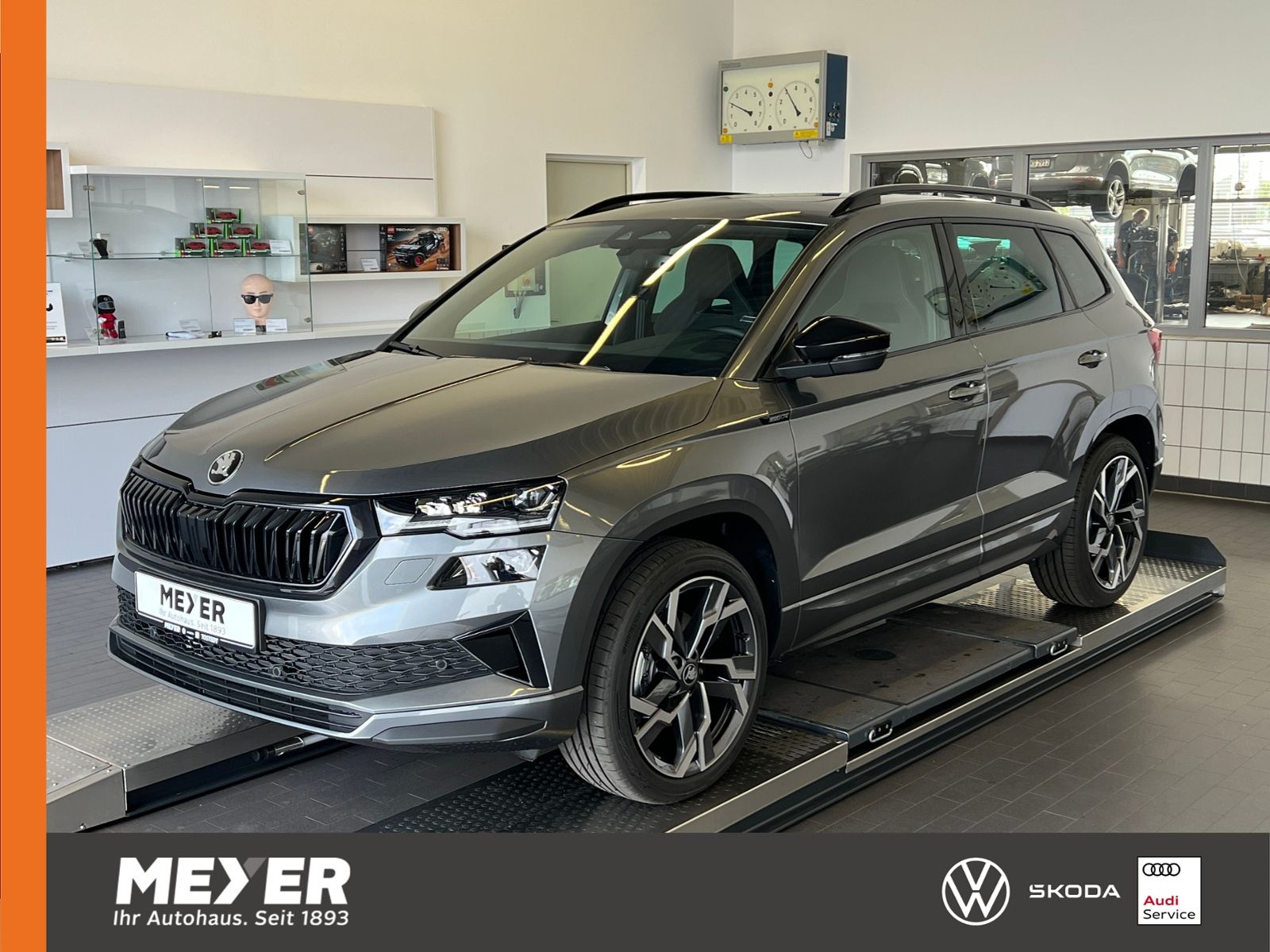 Fahrzeugabbildung SKODA Karoq Sportline 2.0 TSI 4x4 DSG *Panorama, AHK,