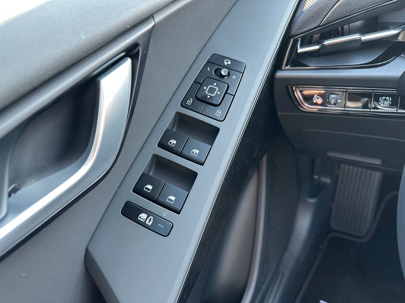 Fahrzeugabbildung Kia Niro 1.6 GDI Hybrid Vision Komfort Style