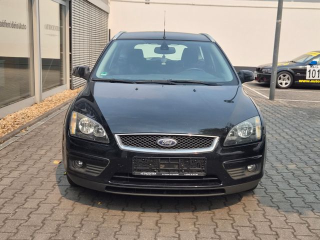 FORD Focus Turnier Titanium - Bild 3