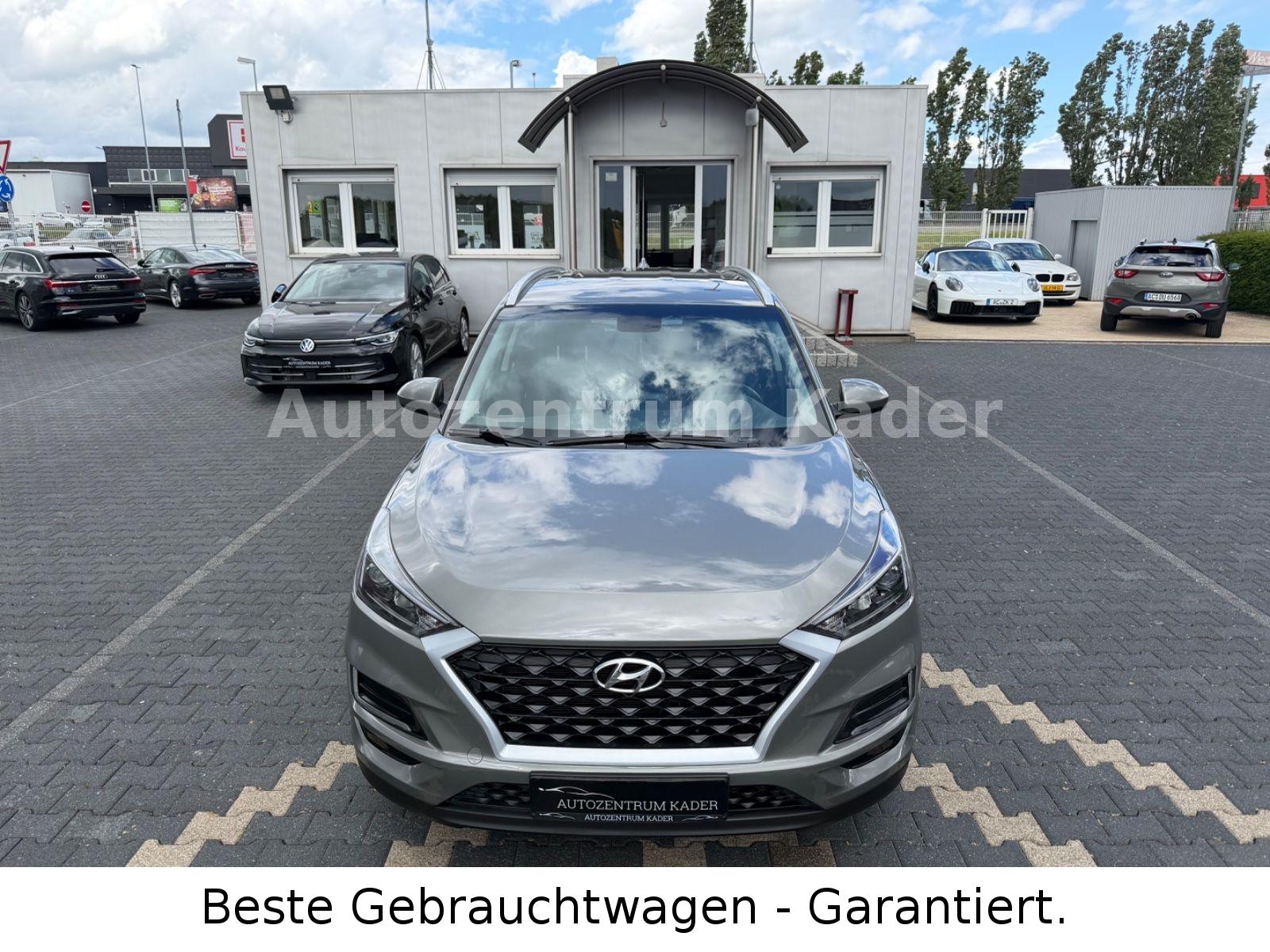 Hyundai Tucson Select 2WD*AHK*Navi*R-Kam*Abstandstempoma