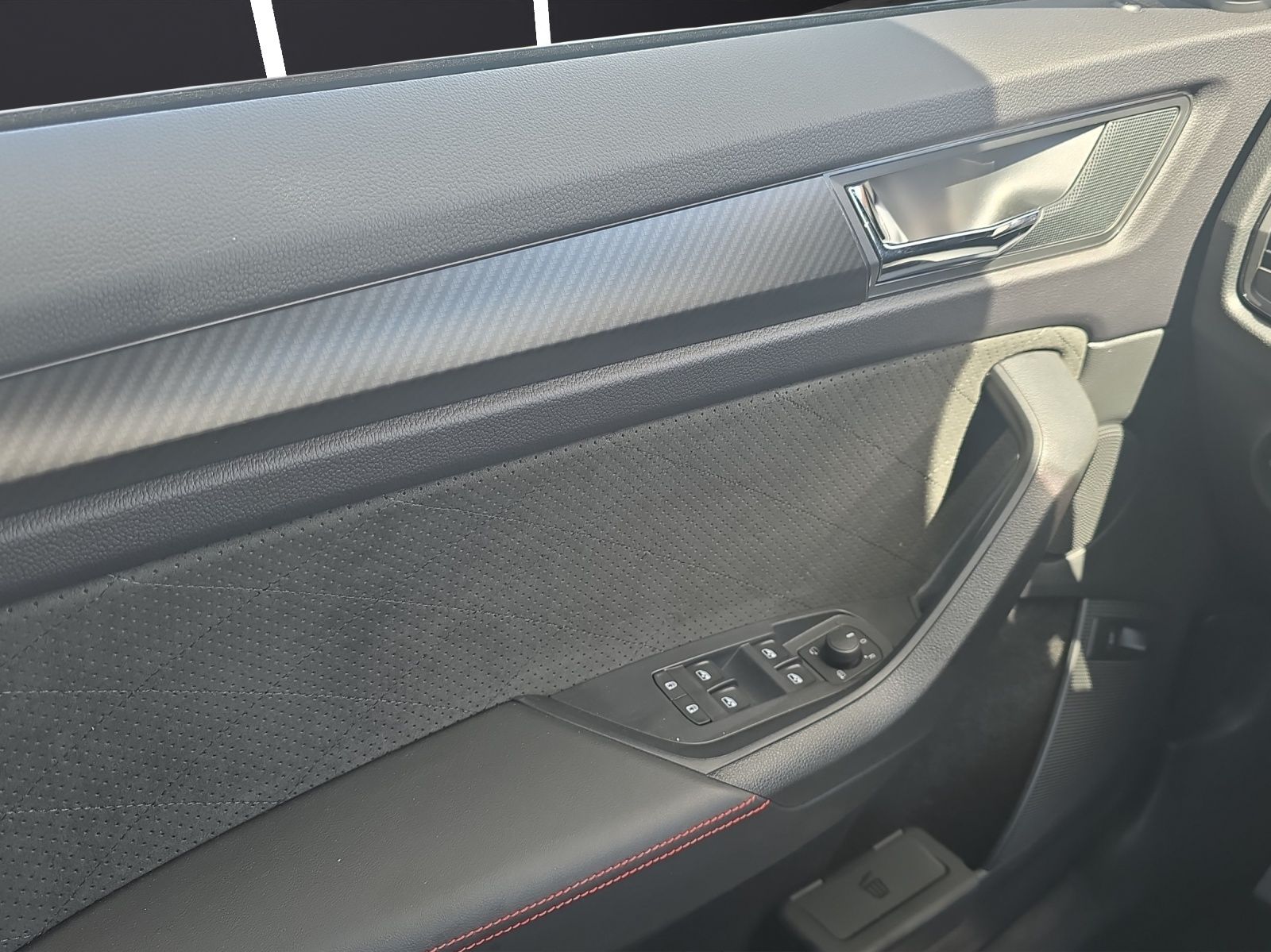 Fahrzeugabbildung SKODA Kodiaq RS 4x4 DSG AHZ Matrix RFK SH VC