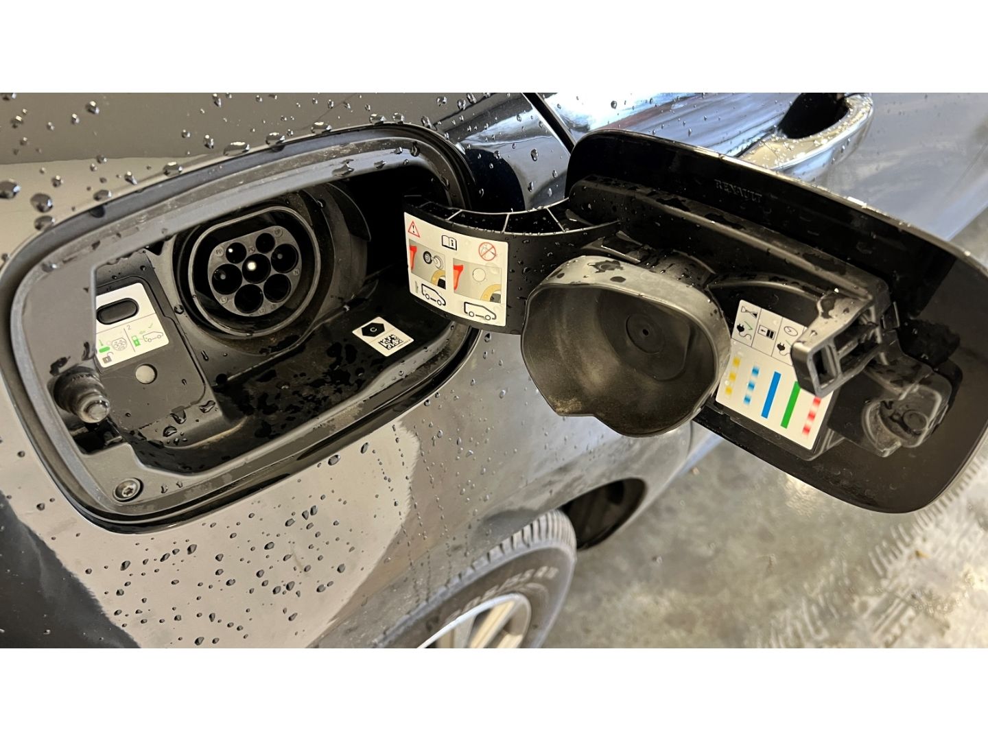 Fahrzeugabbildung Renault Megane IV Intens 1.6 E-TECH Plug-in Hybrid 160 E