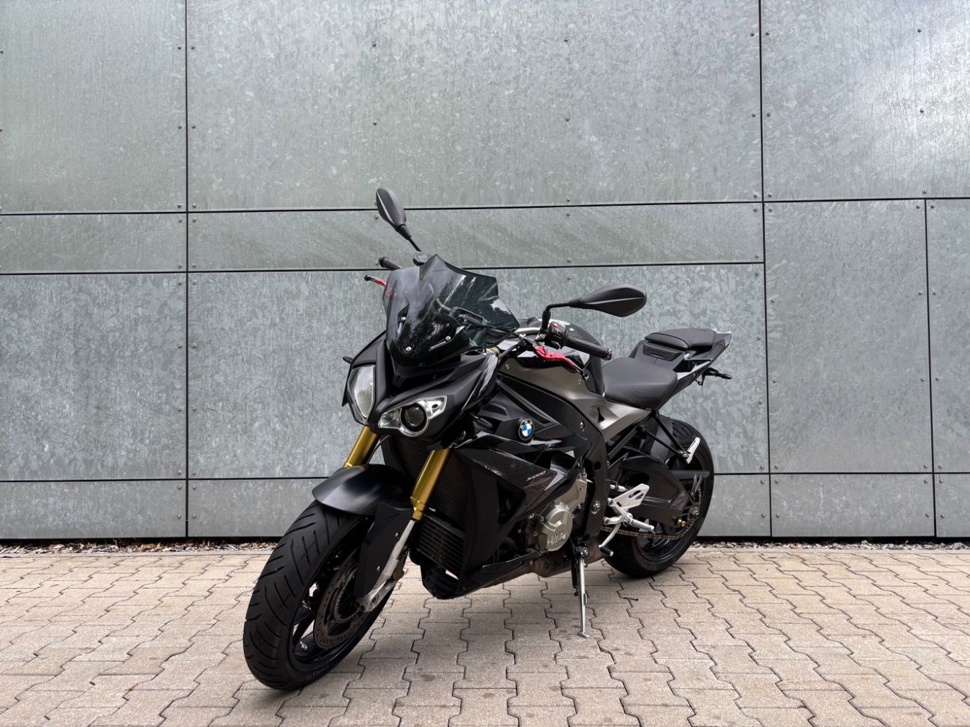 Fahrzeugabbildung BMW S 1000 R 2 Pakete