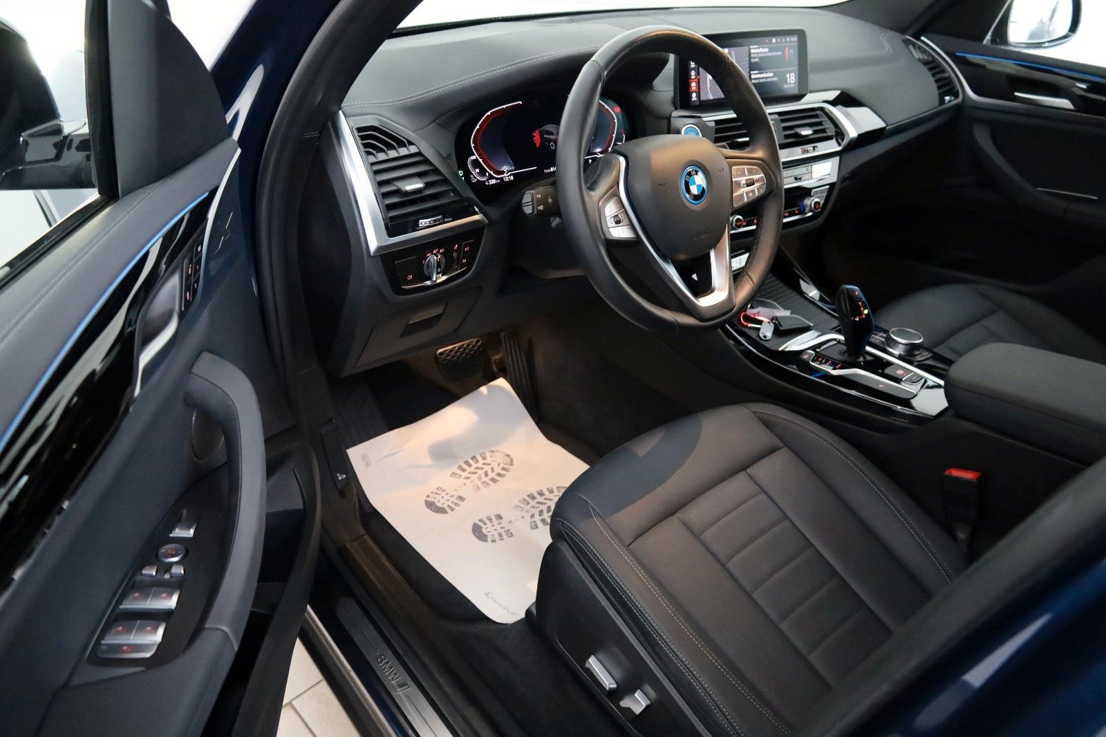 Fahrzeugabbildung BMW iX3 Inspiring,Leder,Navi,SH,Kamera,Panorama,ACC