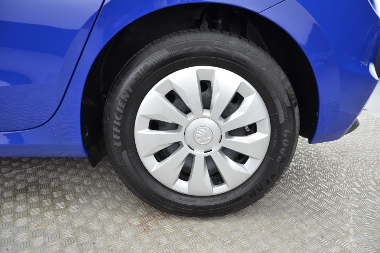 Fahrzeugabbildung SKODA Fabia Ambition 1.0l TSI 81kW 6-Gang LED Navi
