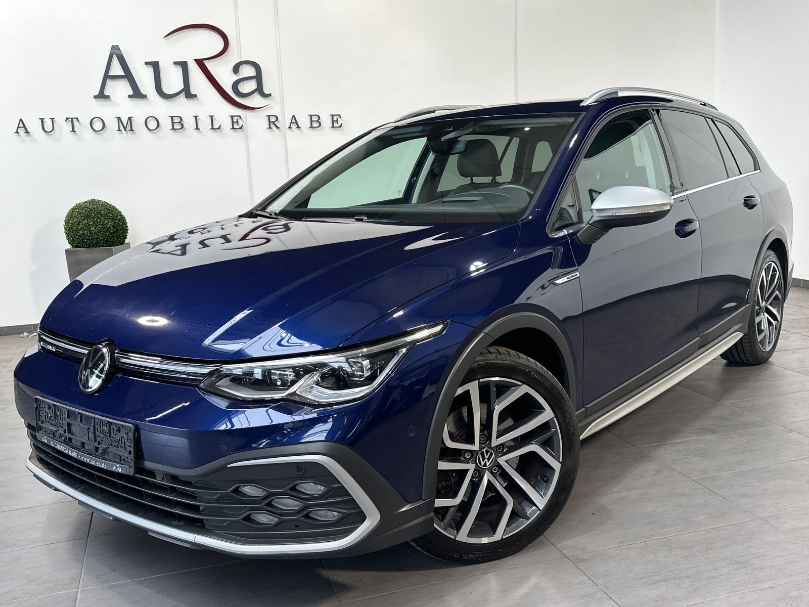Fahrzeugabbildung Volkswagen Golf Alltrack 2.0 TDI DSG 4Motion NAV+LED+PANO