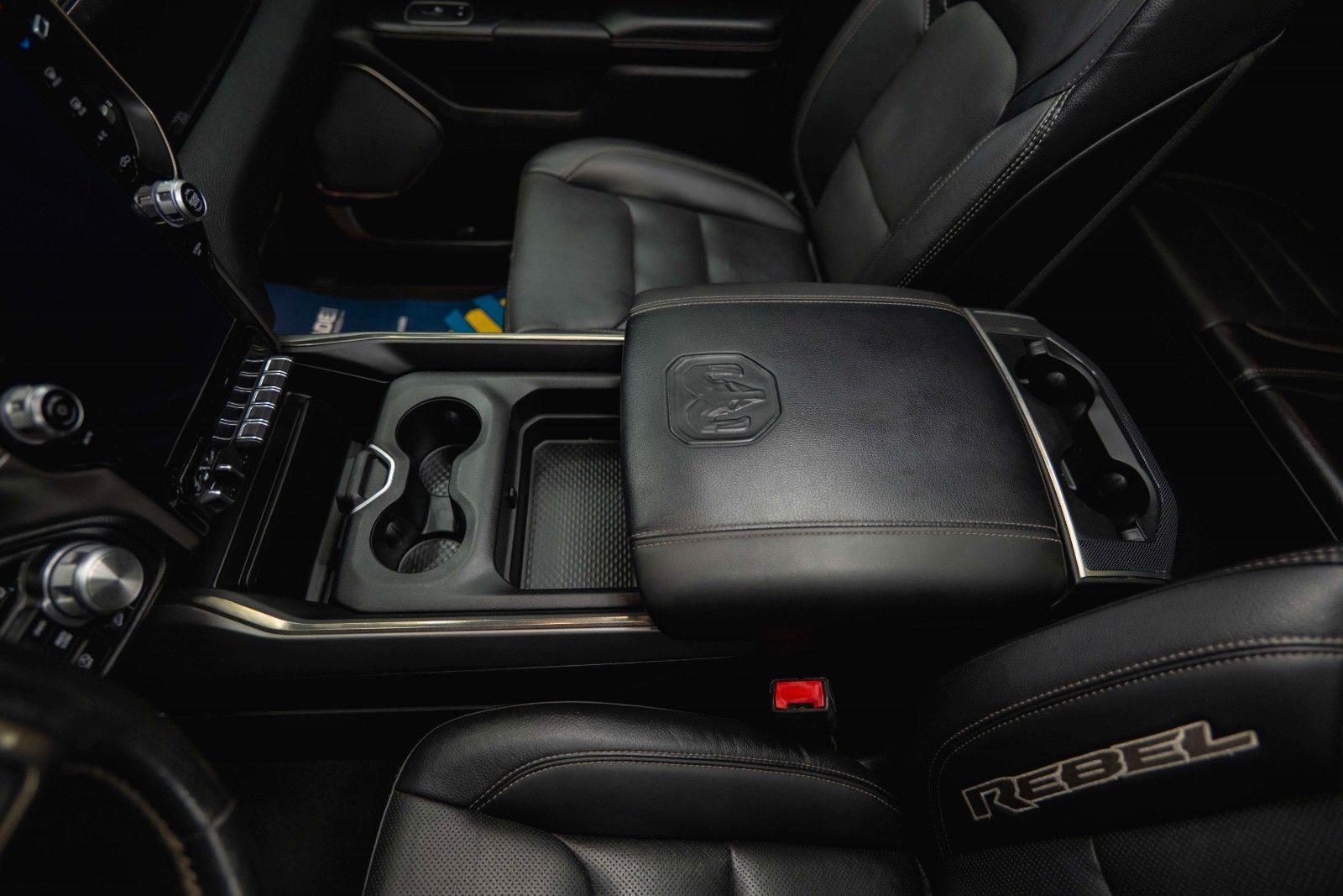 Fahrzeugabbildung Dodge RAM 5.7 V8 HEMI 4x4 REBEL LIMITED RamBox ACC 19%