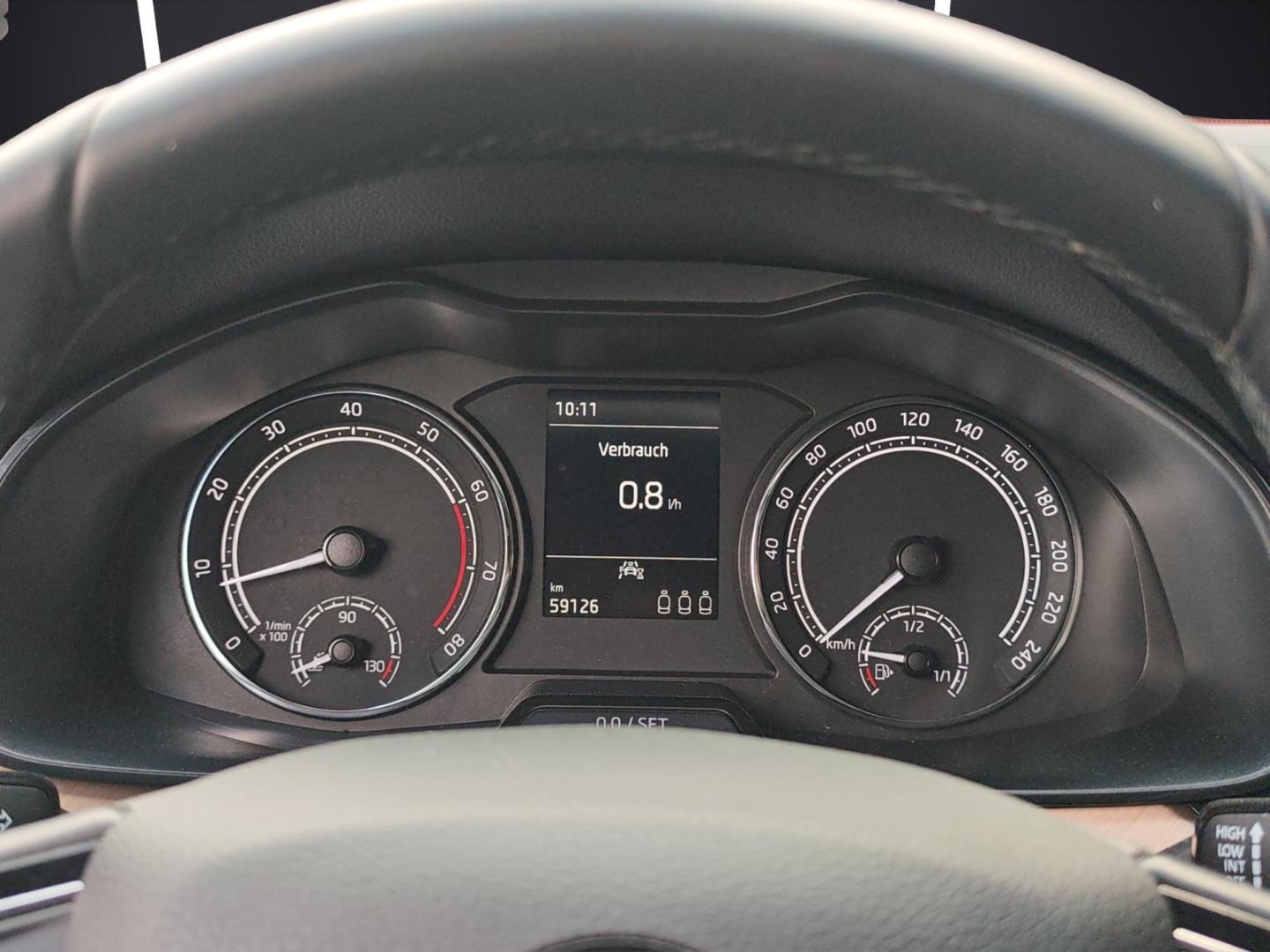 Skoda Kamiq Style LED ACC CarPlay SHZ 8-fach