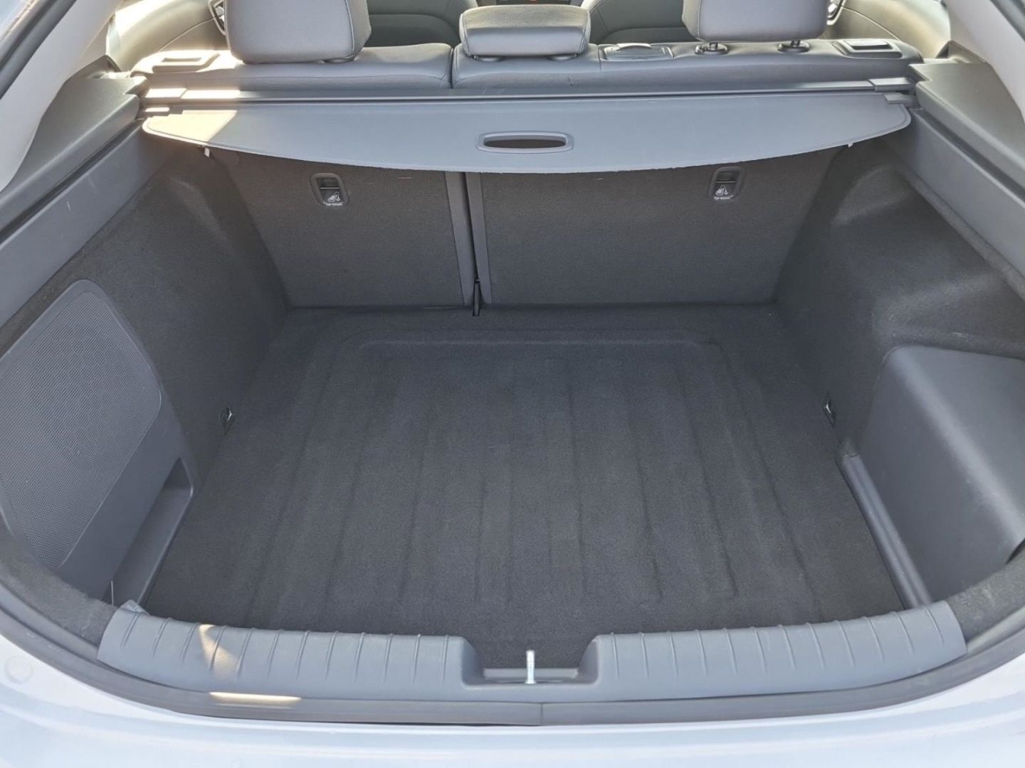 Fahrzeugabbildung Hyundai IONIQ 1.6 GDi HEV ELECTRO PREMIUM ALLWETTER+PDC