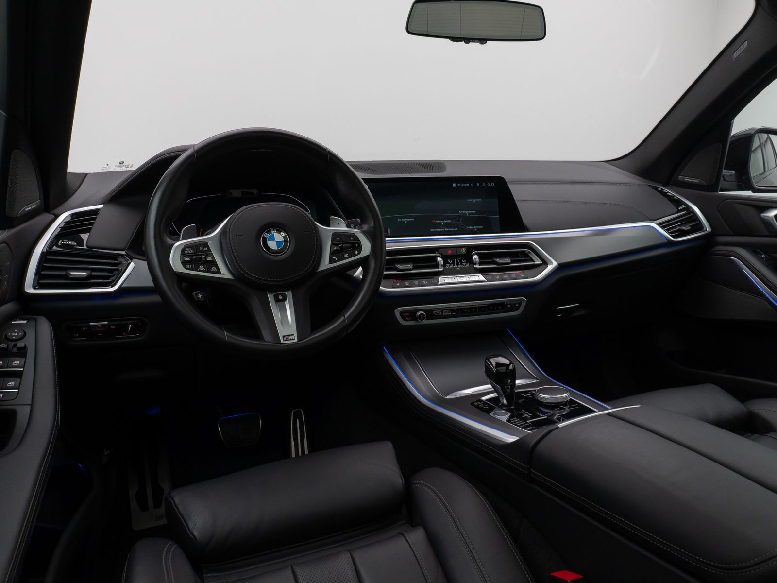 Fahrzeugabbildung BMW X5 xD30d M Sport Panorama Laser 360°HUD DAB H/K