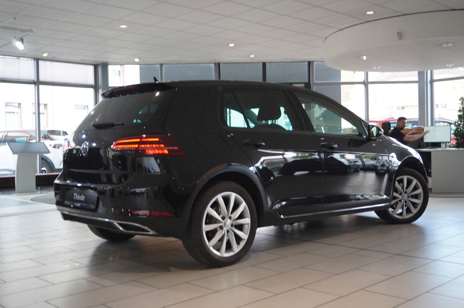 Fahrzeugabbildung Volkswagen Golf VII Lim. 1.5 TSI HIGHLINE DSG NAVI/LED/ACC