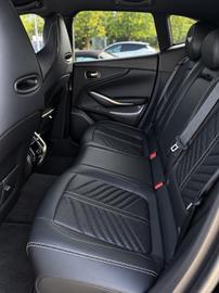 صورة 6 لـ 2022 Aston Martin DBX