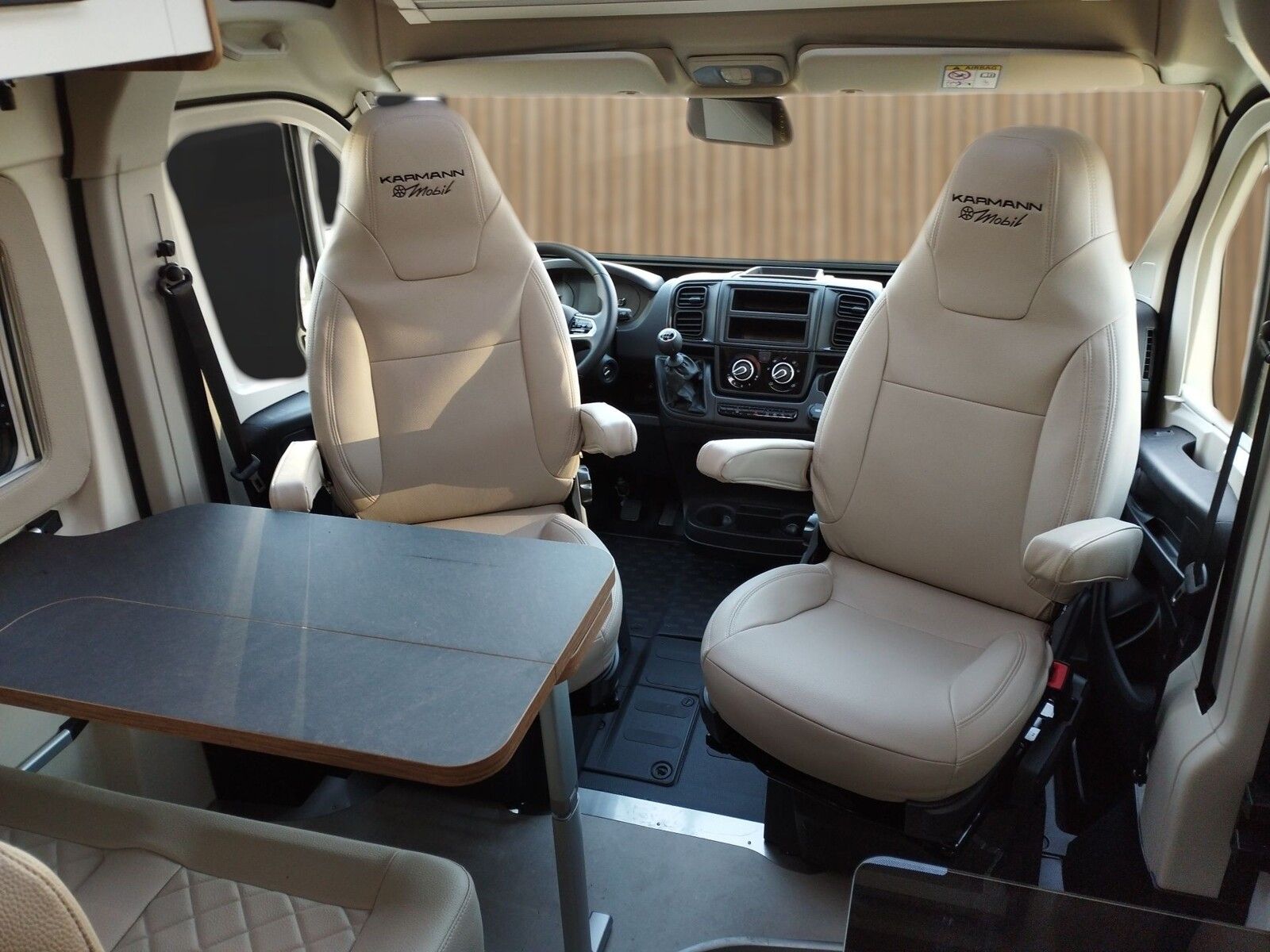 Fahrzeugabbildung Karmann Dexter DE 580 Concept Paket