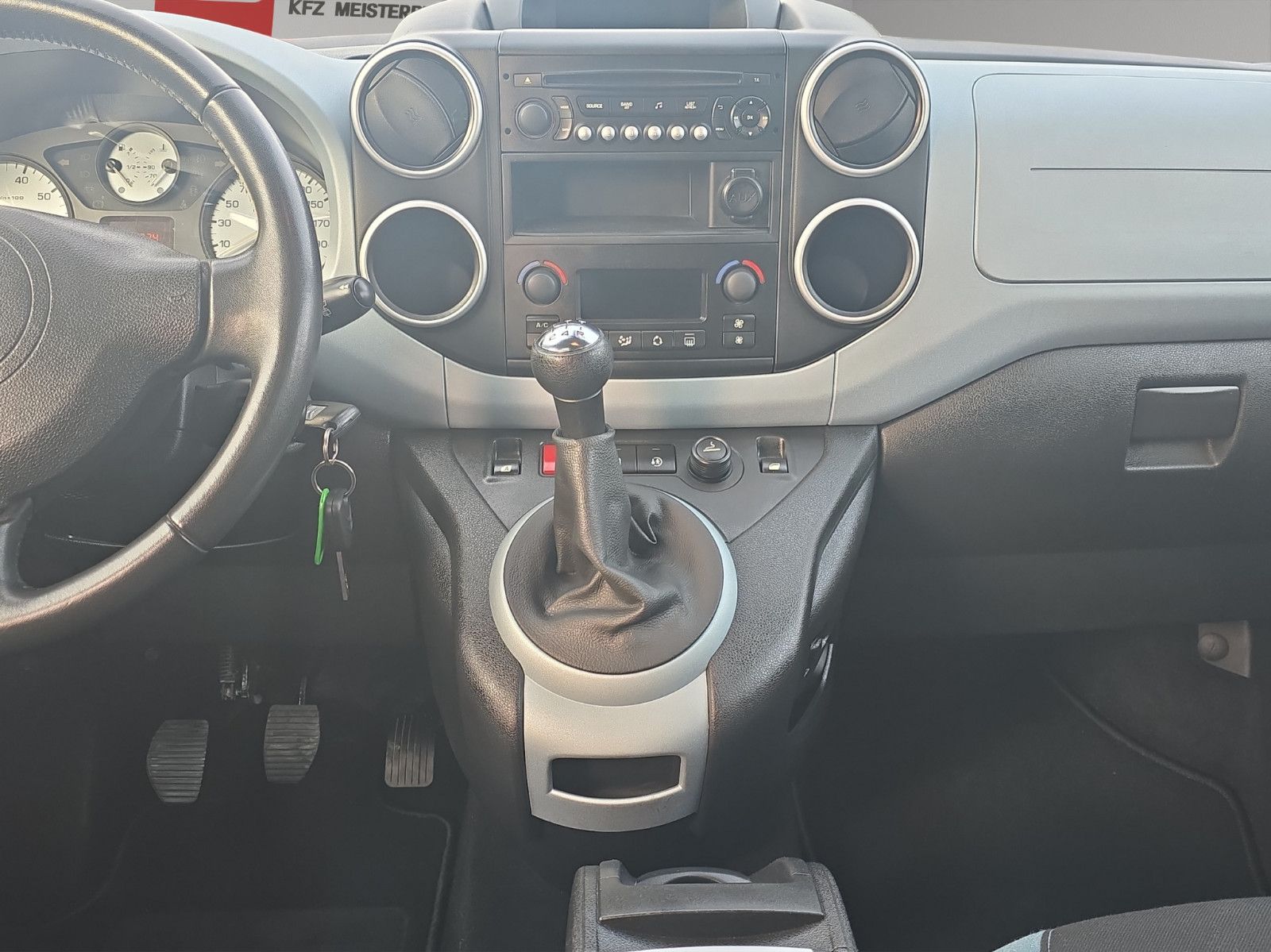 Fahrzeugabbildung Citroën Berlingo Kombi Selection+AHK+PDC+KLIMA+LED