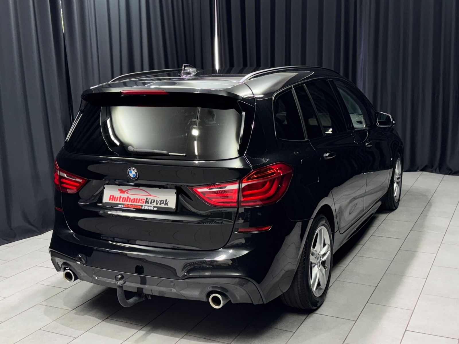 Fahrzeugabbildung BMW 220i Gran Tourer M Sport|AUTOMATIk|7-SITZER|NAVI
