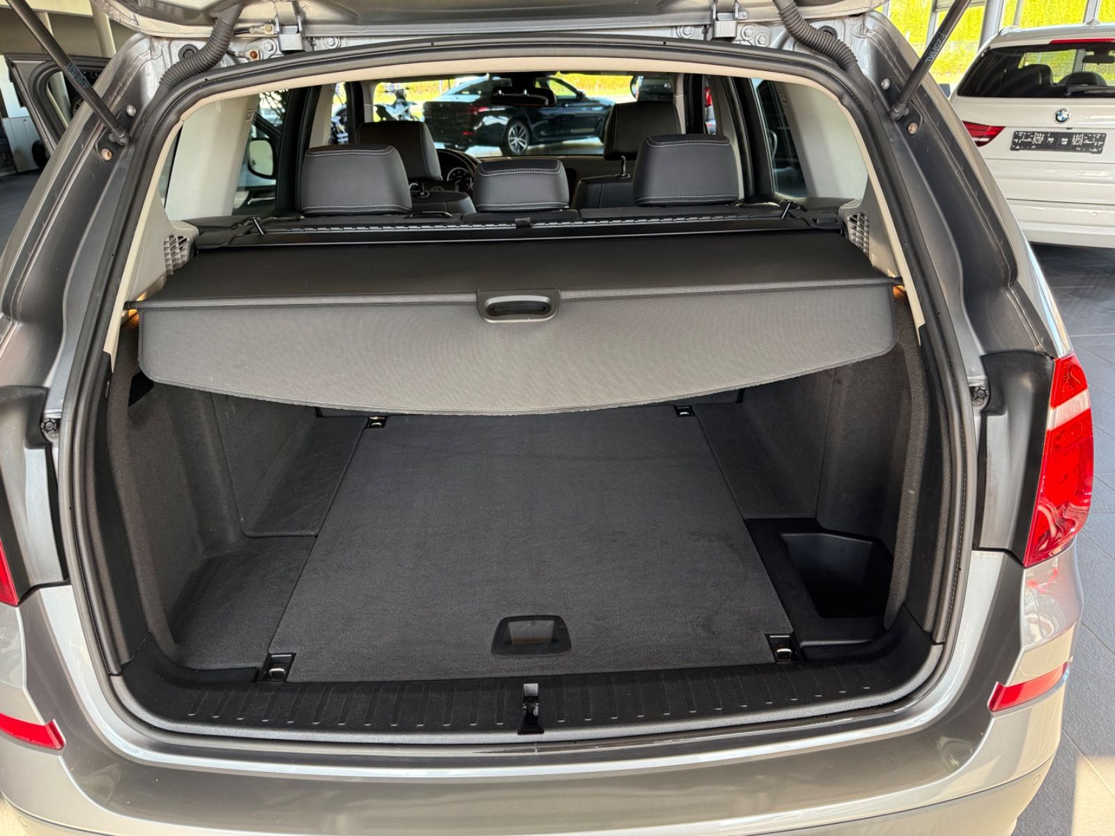 Fahrzeugabbildung BMW X3 xDrive 20d Aut. * Navi * Xenon * PDC * SHZ *